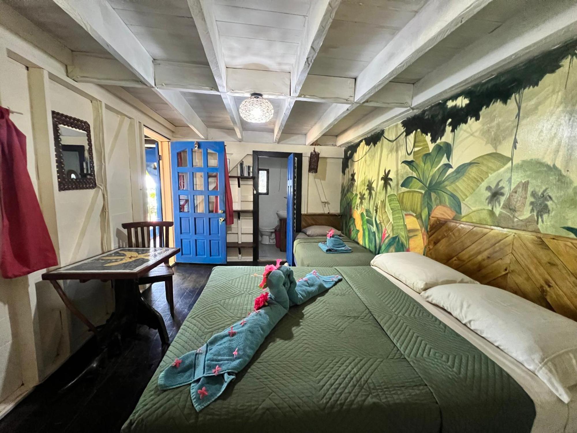 Tesoro Escondido Ecolodge Cabinas Bocas Town Room photo